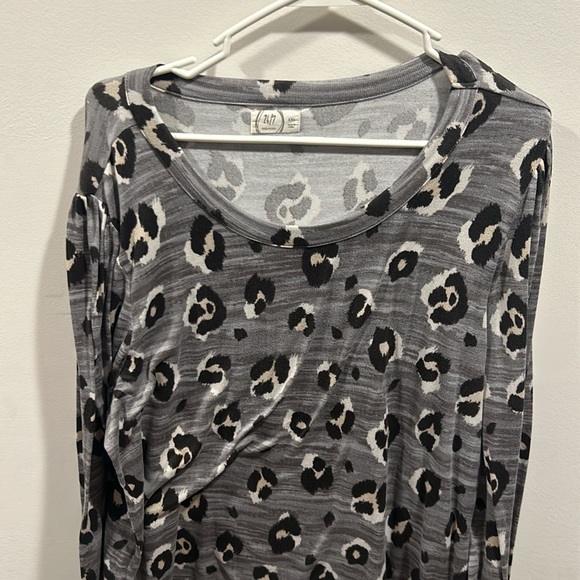 Maurice’s Leopard Top - Picture 3 of 3